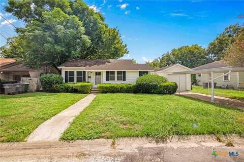1305 E Virginia Avenue, Victoria, TX 77901