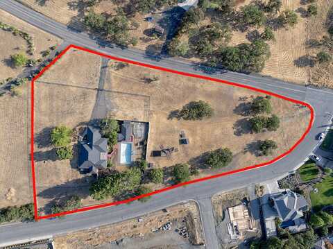 5493 Hillcrest Road, Medford, OR 97504