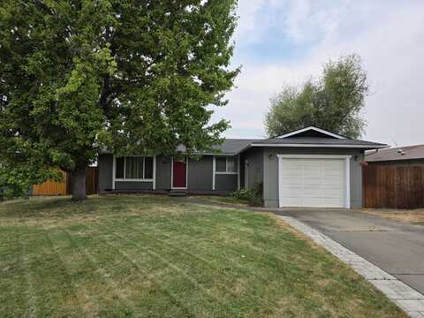 8291 Division Road, White City, OR 97503