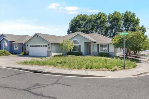 2308 Rabun Way, Central Point, OR 97502
