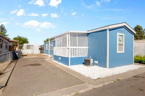 2622 Falcon Street, White City, OR 97503