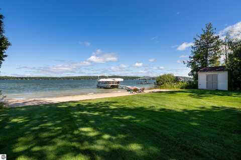 4115 Birch Drive, Honor, MI 49640