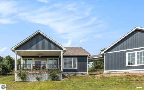 12442 Stallman Road, Rapid City, MI 49676