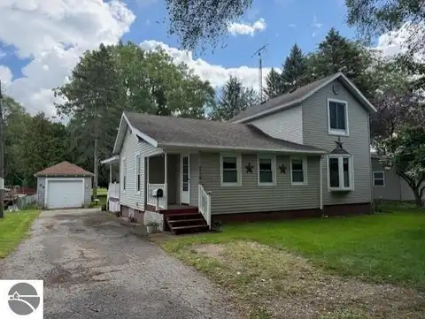 714 N Court, Alma, MI 48801