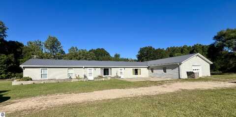 10911 E Lake Montcalm Road, Riverdale, MI 48877