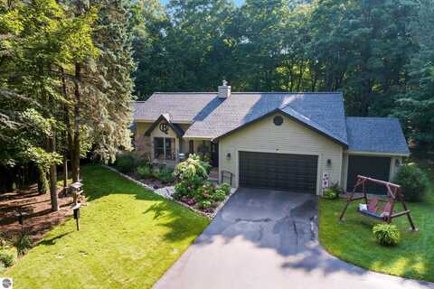 4490 Marykris Lane, Traverse City, MI 49685
