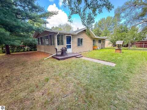 204 Elm, Houghton Lake, MI 48629
