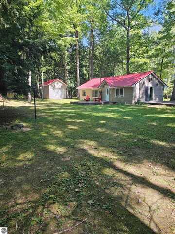 32 Deer Run, Au Gres, MI 48703