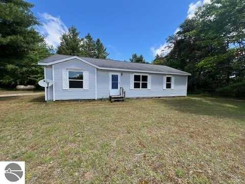 5115 S Dickerson Road, Lake City, MI 49651