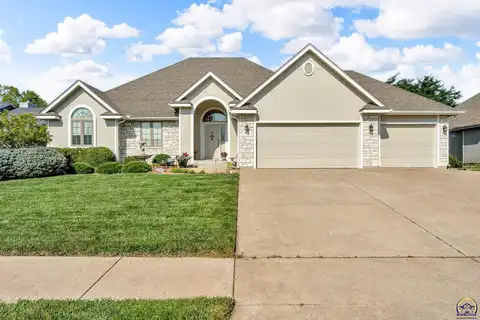 2839 SW Santa Fe DR, Topeka, KS 66614