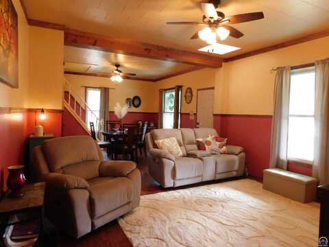 101 Topeka AVE, Holton, KS 66436