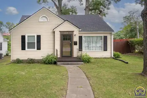 3729 SW 10th St, Topeka, KS 66604