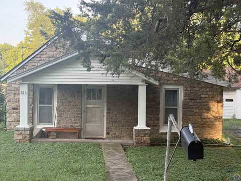 816 SE Wear AVE, Topeka, KS 66607