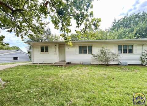 6703 SW Greencastle DR, Topeka, KS 66619
