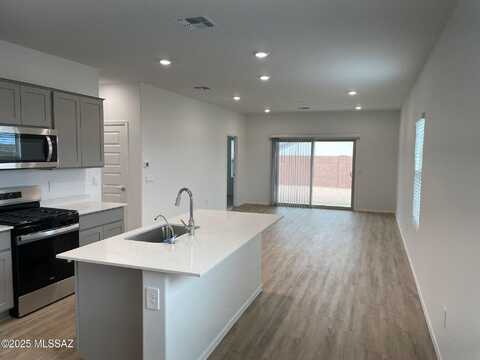 12214 E Patricia Ann Drive, Vail, AZ 85641