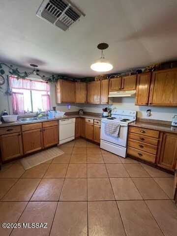 7607 W County Line Road, Willcox, AZ 85643