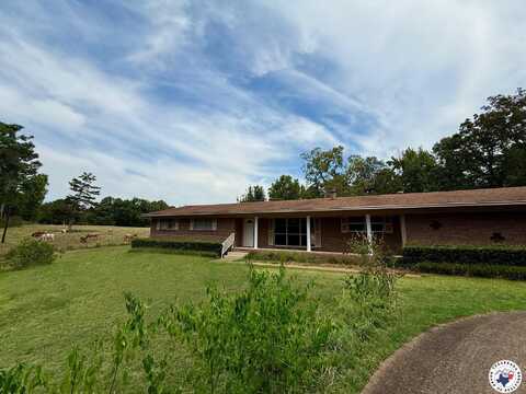 37 Leggett Dr., Texarkana, TX 75503