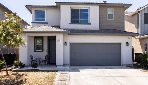 911 W Sedona Avenue, Visalia, CA 93291