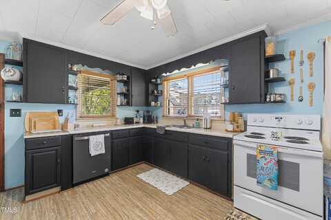 1022 S Pollock Street, Selma, NC 27576