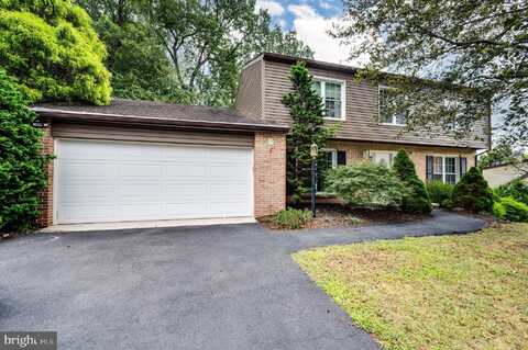 15 NASSAU CIRCLE, READING, PA 19607