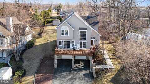 8 PLEASANTON DRIVE, EAST BERLIN, PA 17316