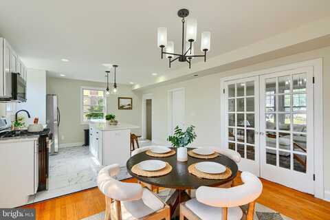 1226 10 OAKS ROAD, BALTIMORE, MD 21227