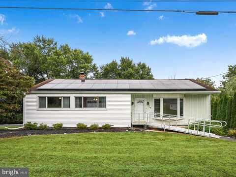 811 PLEASANTVIEW DRIVE, EPHRATA, PA 17522
