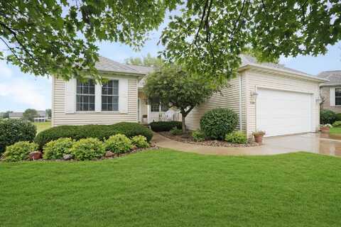 120 Augusta Circle, Waverly, IA 50677