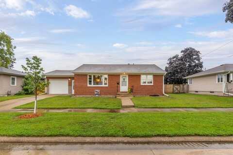812 8th Street, Charles City, IA 50616