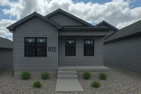 808 Clay Street, Cedar Falls, IA 50613