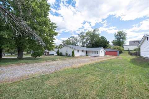 55 Dover Dr, Cranberry Twp, PA 16066