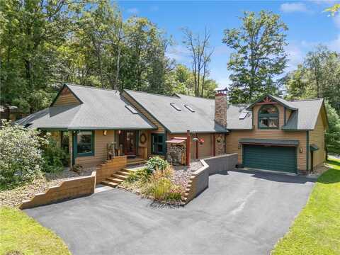 463 Gardner Road, Hidden Valley, PA 15502