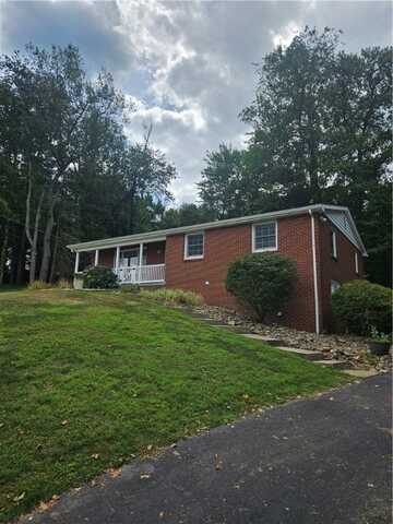 208 Robin Hood Dr, Irwin, PA 15642