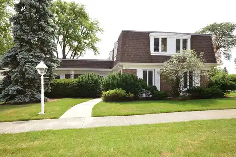 2025 Milton Avenue, Park Ridge, IL 60068