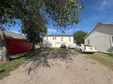 216 S McCall Street, Sinton, TX 78387