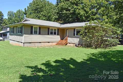 8700 Barry Oak Circle, Charlotte, NC 28214