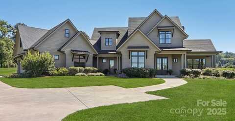 98 Drummond Circle, Hendersonville, NC 28791