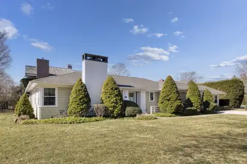 45 James St, Southampton, NY 11968
