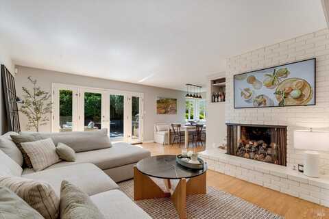 1291 Sylvaner Avenue, Saint Helena, CA 94574