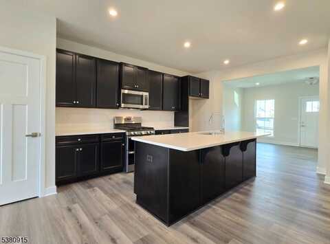 32 Owen Ct, Franklin, NJ 08873