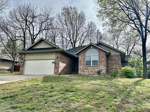 826 S Pershing Street, Willard, MO 65781