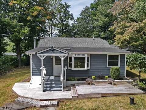 15 Maple Ave, Hardyston, NJ 07460