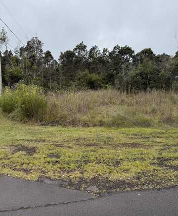 JADE AVENUE, Volcano, HI 96785
