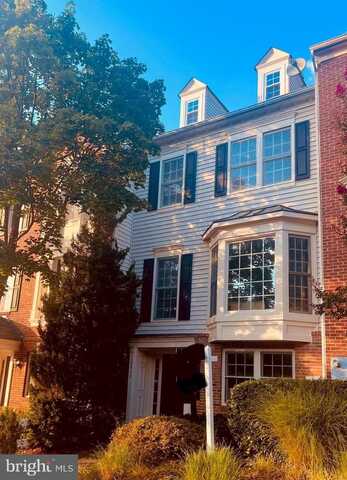 12414 CEDAR LAKES DR, FAIRFAX, VA 22033