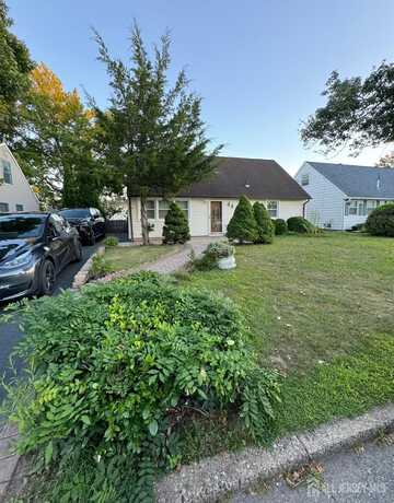 44 W Arthur Place, Iselin, NJ 08830