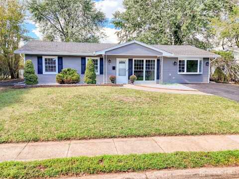 5 Norwood Avenue, Monroe, NJ 08831