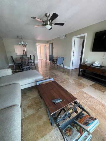 410 SE 2nd St, Hallandale Beach, FL 33009