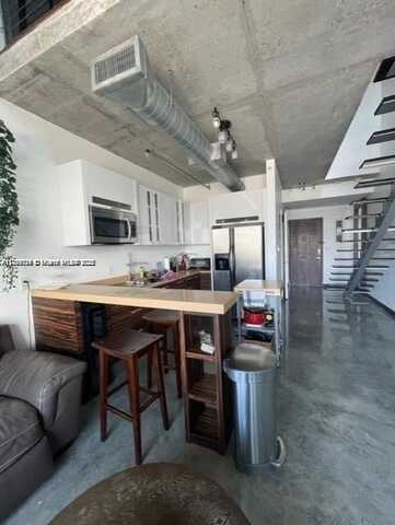 690 SW 1st Ct, Miami, FL 33130