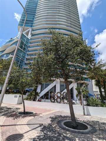 888 Biscayne Blvd, Miami, FL 33132