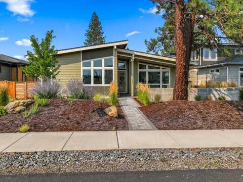 242 W Lundgren Mill Drive, Sisters, OR 97759
